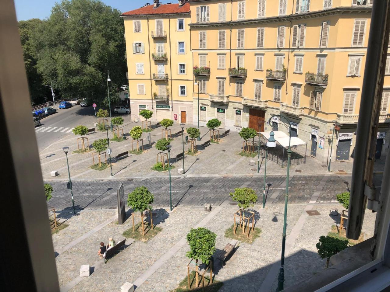 Un Piano Sotto Arturo Lejlighed Torino Eksteriør billede