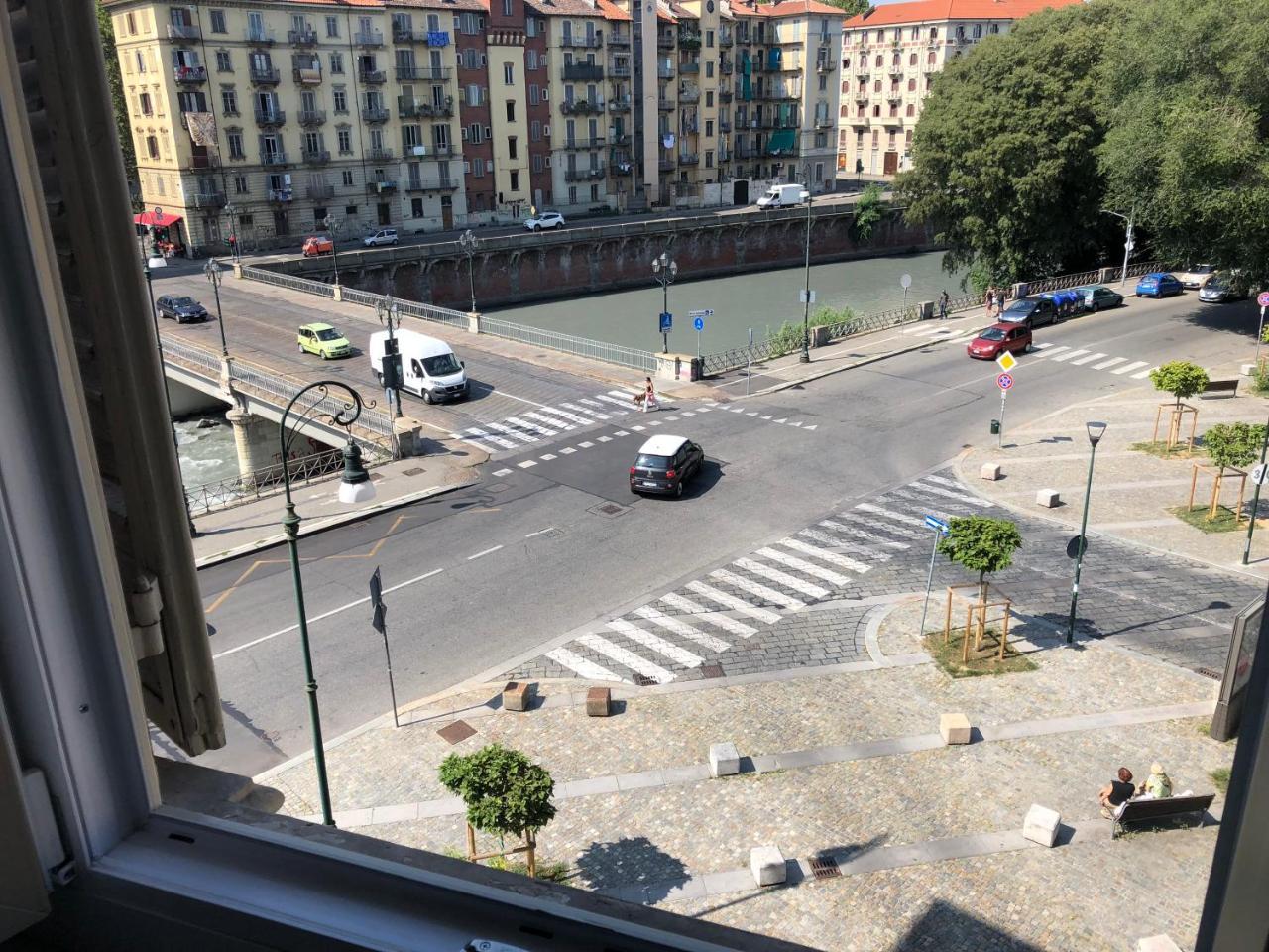 Un Piano Sotto Arturo Lejlighed Torino Eksteriør billede